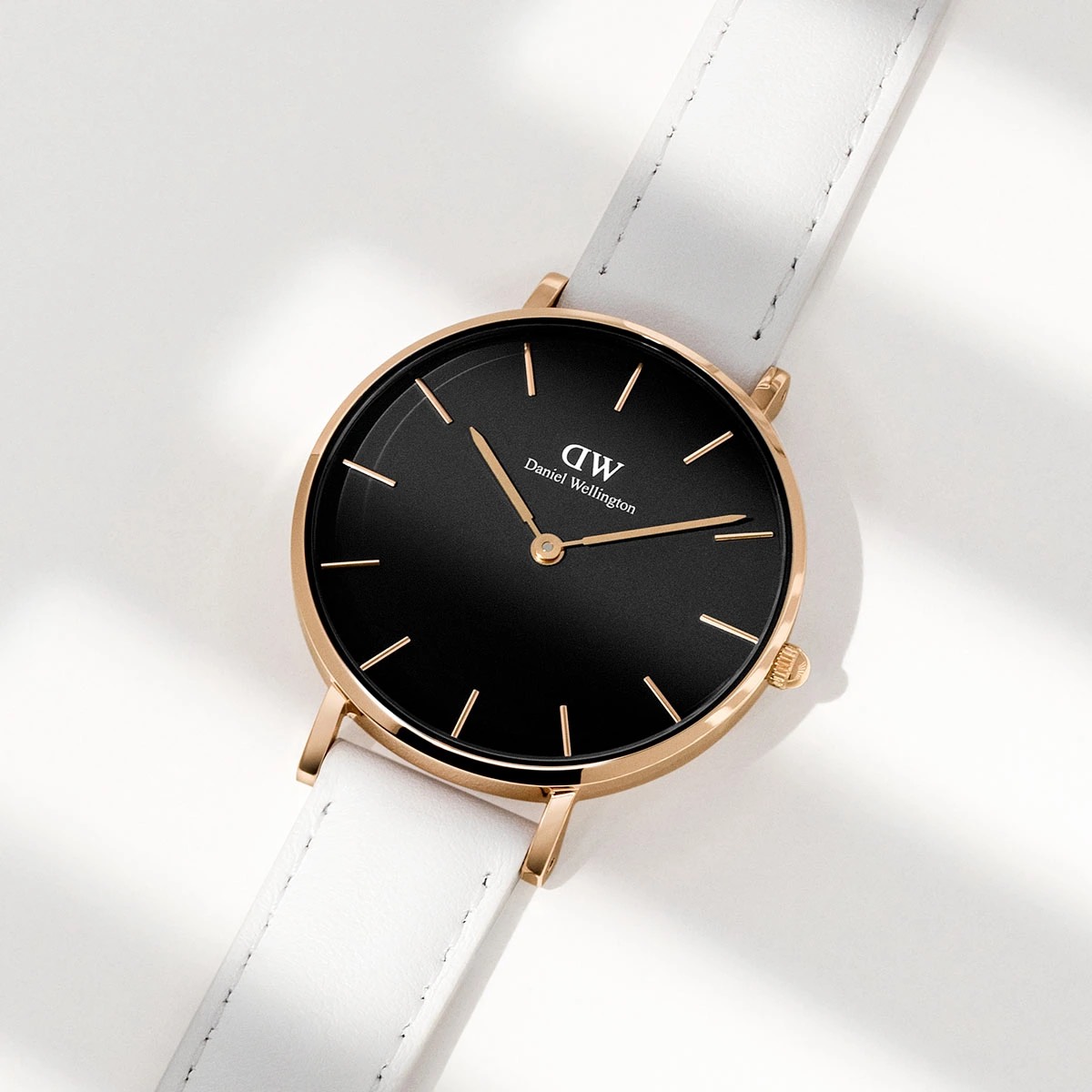 NWT Daniel Wellington Classic Petite Bondi 32 Daniel Wellington Classic Petite Bondi White 32mm Watch  main image 3
